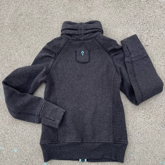 Lululemon Ivivva Cuddle Me Sparkle Jacket size 8 preloved activewear - Picture 3 of 6